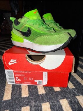 Nike Kids Green and Black Waffle One Sneakers